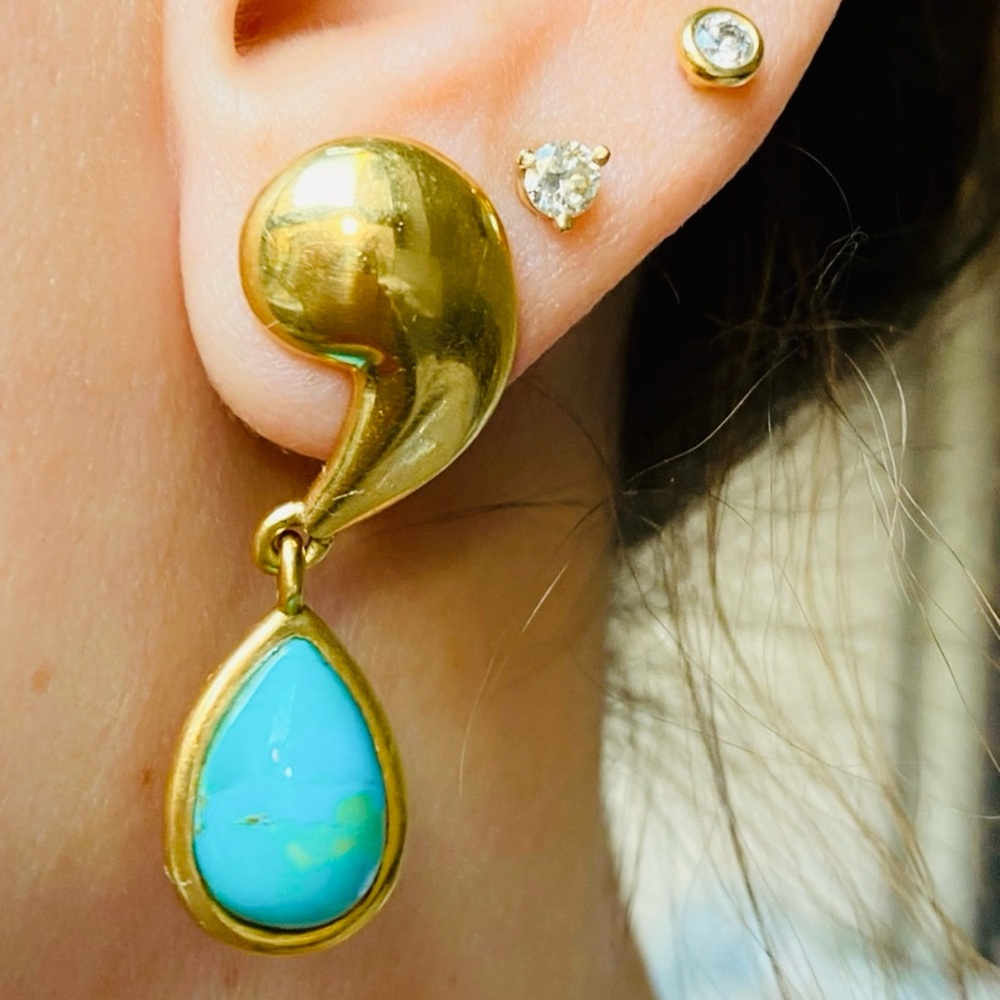 Gorgeous Vintage Estate 18k Solid Yellow Gold Turquoise Teardrop Earrings (7.4g)